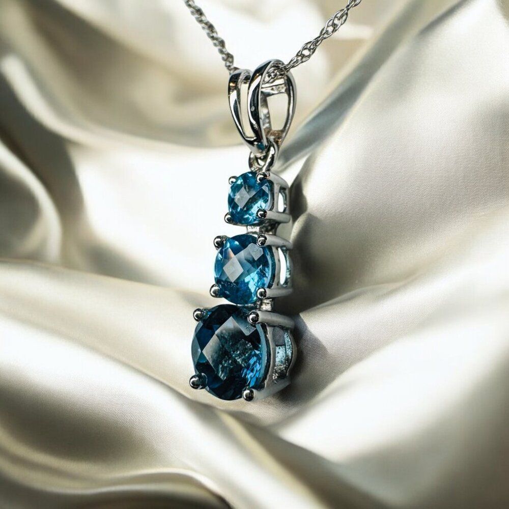 10K Gold- Swiss Blue Topaz & London Blue Topaz Necklace- 18" -White Gold- 1.7g - Picture 10 of 16